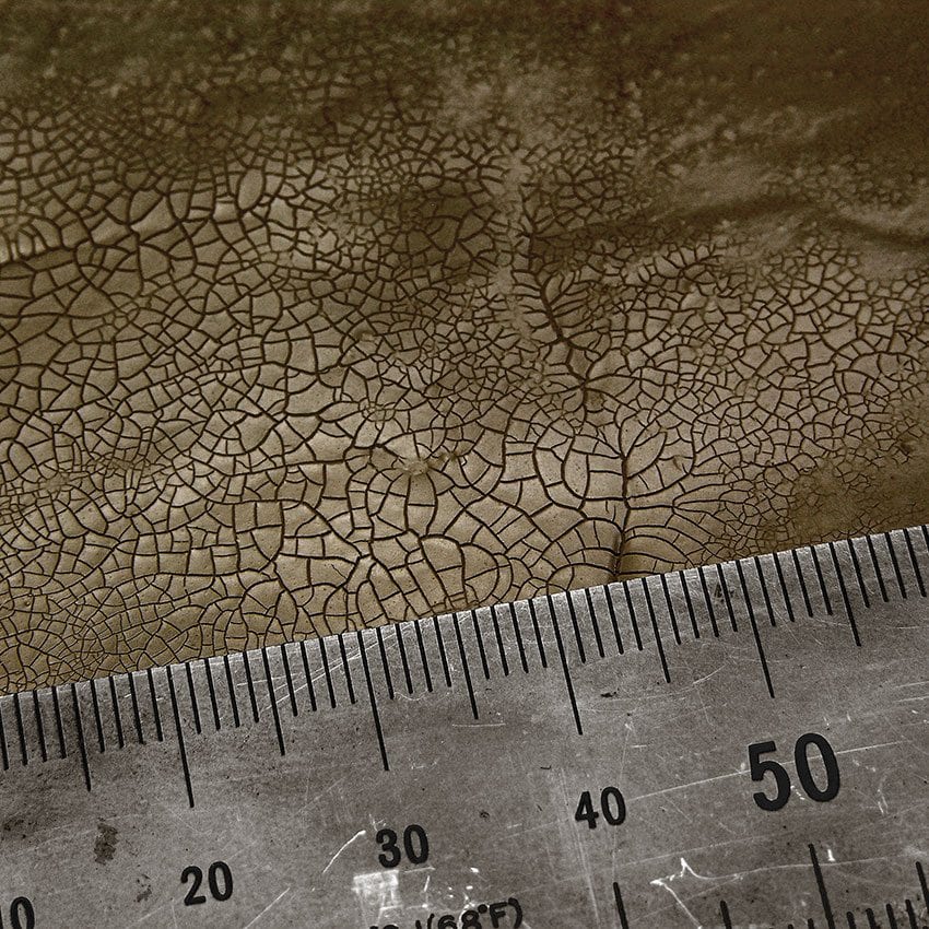 AK Interactive Diorama - Dark & Dry Crackle Effects Texture, 100 ml