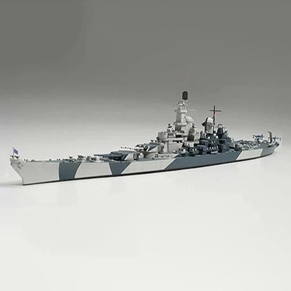 Tamiya U.S. Navy Battleship BB-61 Iowa Model Kit, 1:700