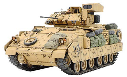 Tamiya 35264 Desert Storm 1: 35 U.S. M2 A2 Bradley IFV (2)